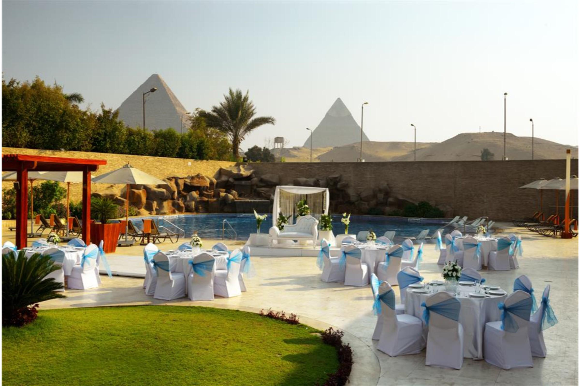 Le Meridien Pyramids Hotel & Spa Giza 外观 照片