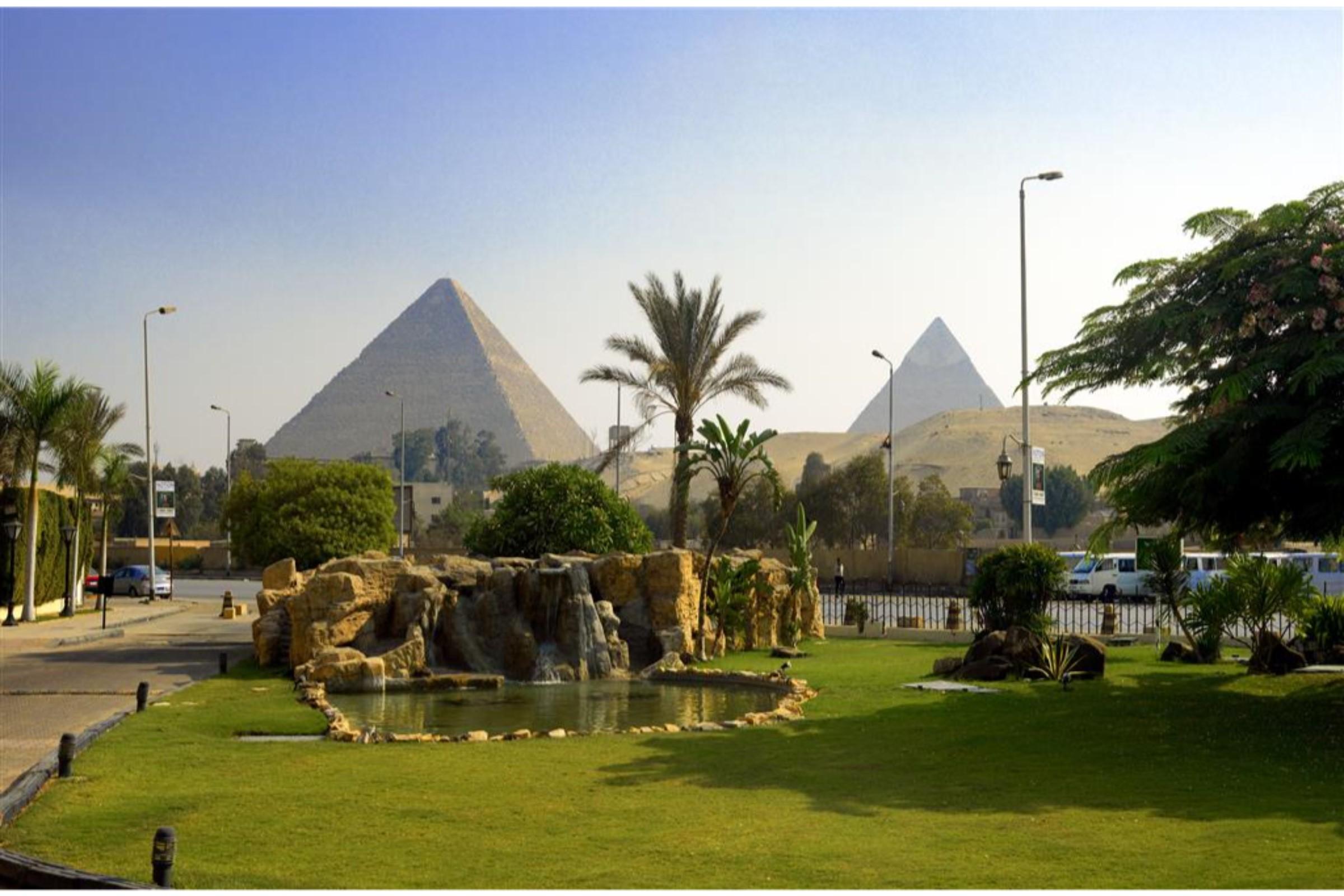 Le Meridien Pyramids Hotel & Spa Giza 外观 照片