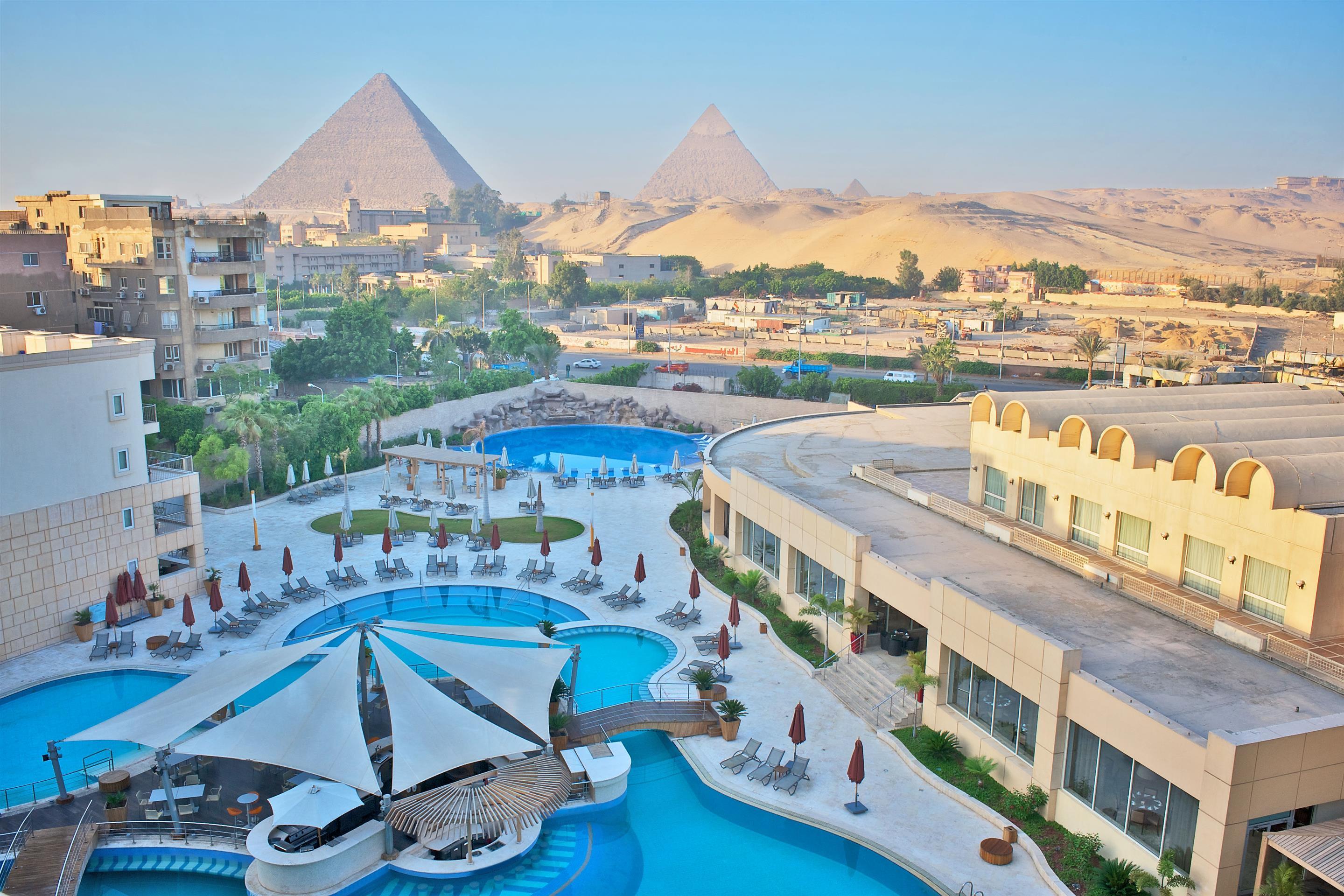 Le Meridien Pyramids Hotel & Spa Giza 外观 照片