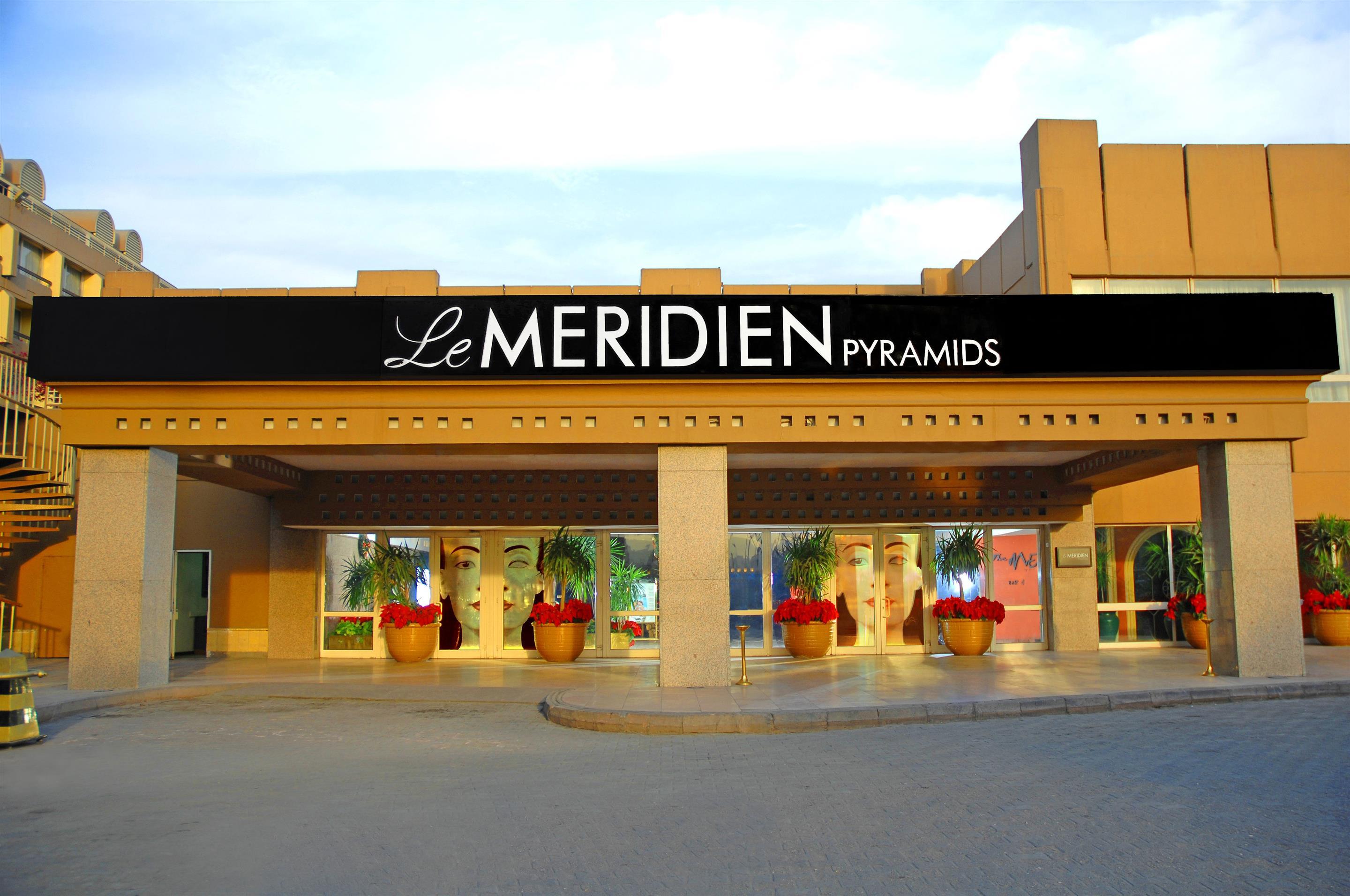 Le Meridien Pyramids Hotel & Spa Giza 外观 照片