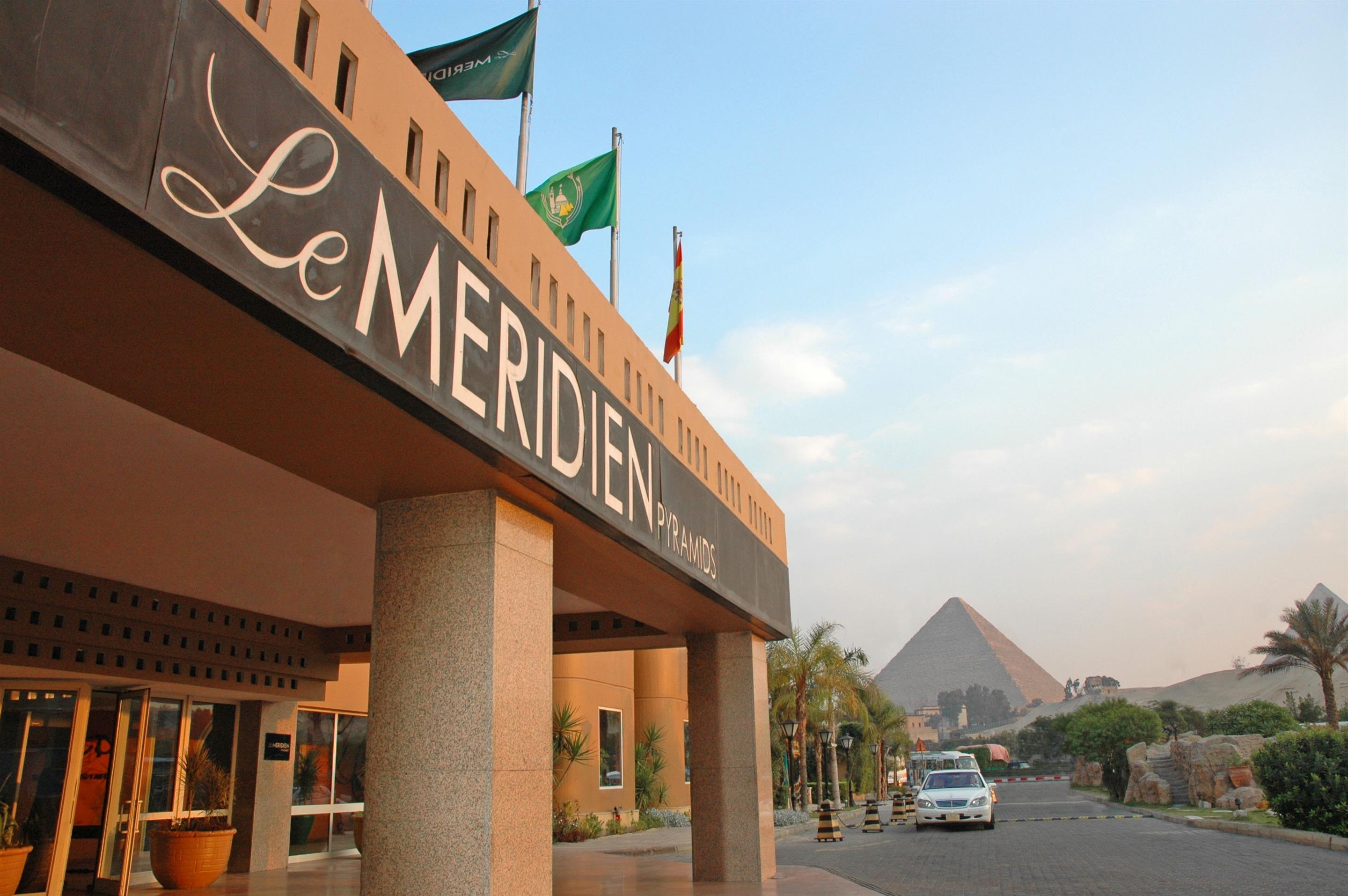 Le Meridien Pyramids Hotel & Spa Giza 外观 照片