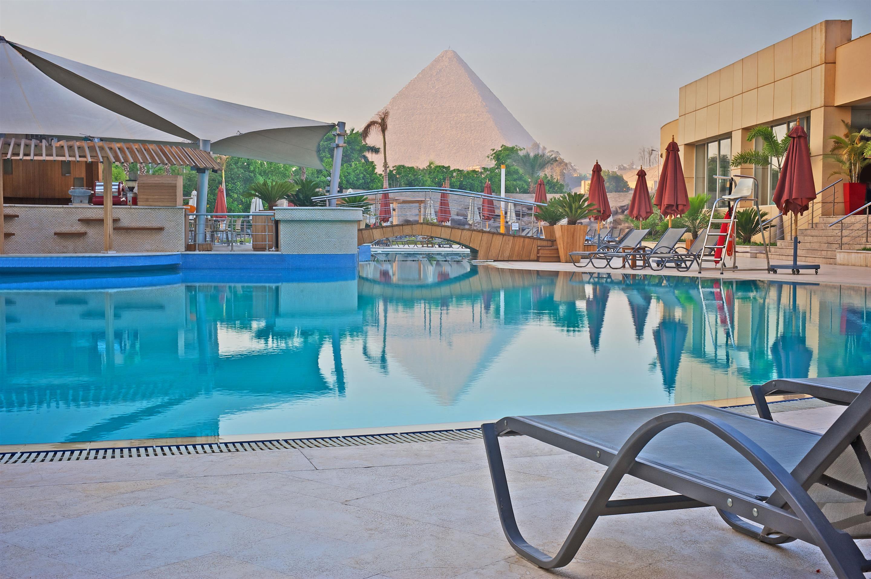 Le Meridien Pyramids Hotel & Spa Giza 外观 照片