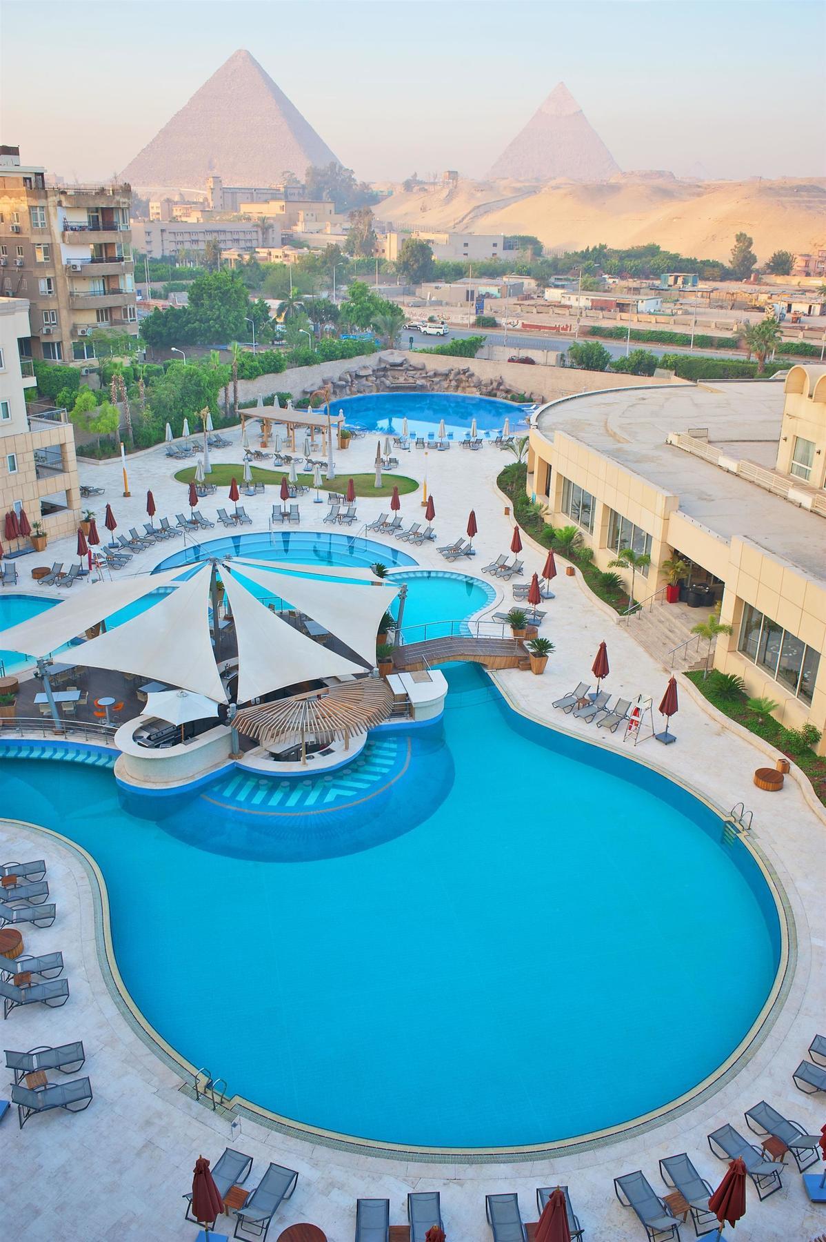 Le Meridien Pyramids Hotel & Spa Giza 外观 照片